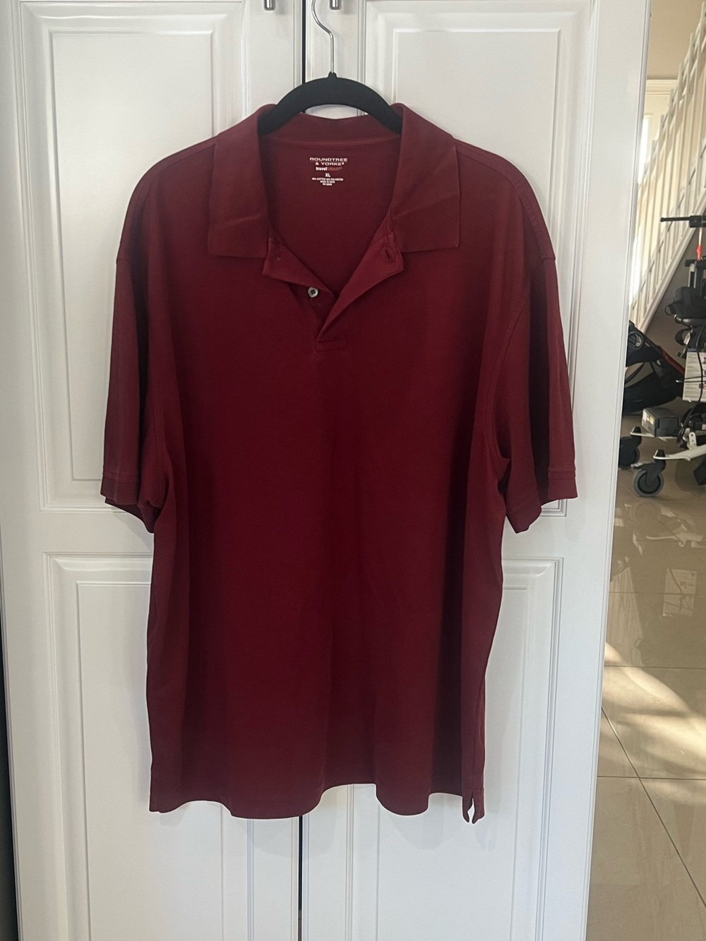 Roundtree and Yorke men’s burgundy Polo shirt size XL